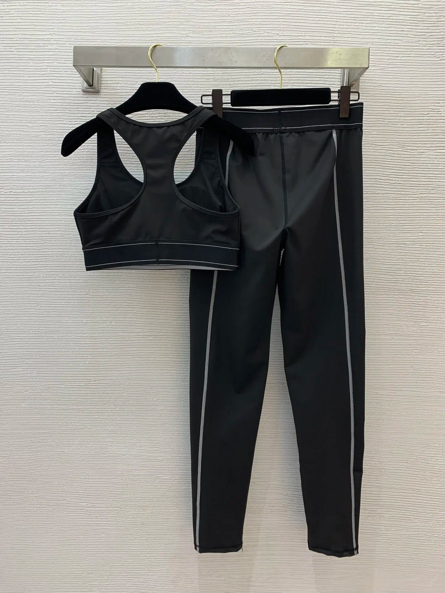25 new women's sports yoga clothes solid color woven belt splicing exposed navel vest hip lifting yoga sports leggings two-piece